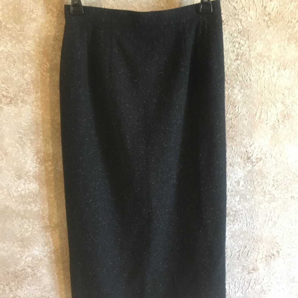 Women’s wool skirt with lining